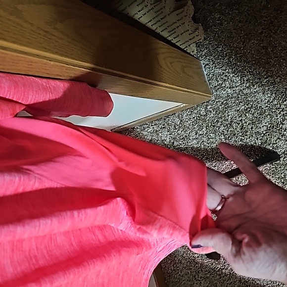 Hot pink lightweight long sleeved top. 3x. - Picture 2 of 4